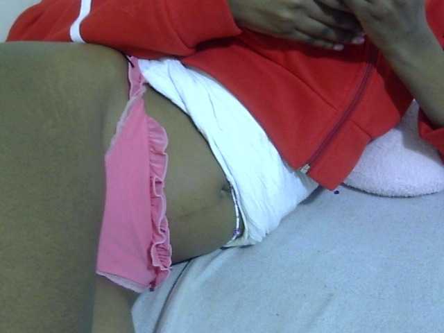 Cuteavril live cam on BongaCams