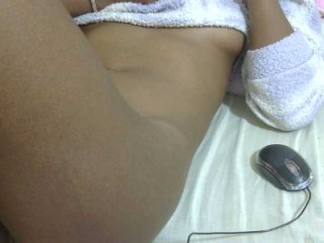 Cuteavril live cam