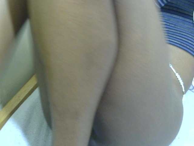 Cuteavril live cam on BongaCams