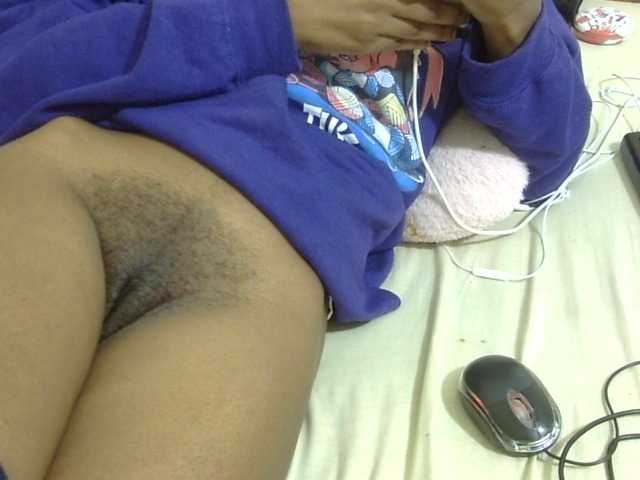 Cuteavril live cam on BongaCams