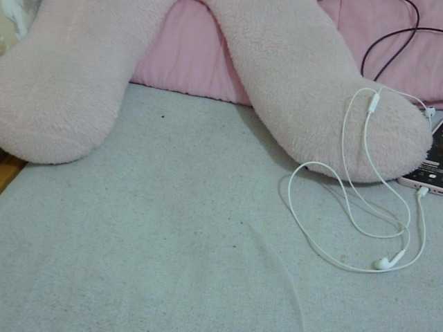 Cuteavril live cam on BongaCams
