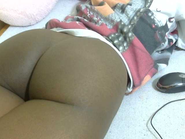 Cuteavril live cam on BongaCams