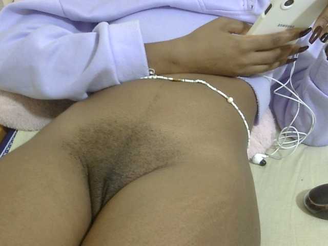 Cuteavril live cam on BongaCams
