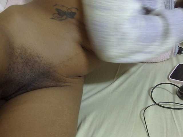 Cuteavril live cam on BongaCams