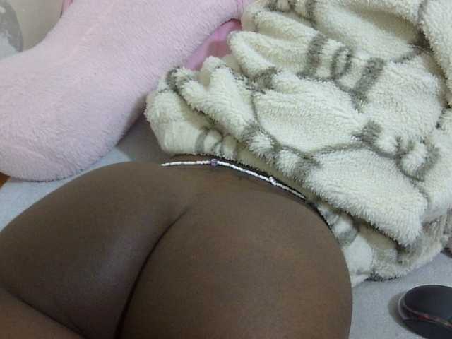 Cuteavril live cam on BongaCams