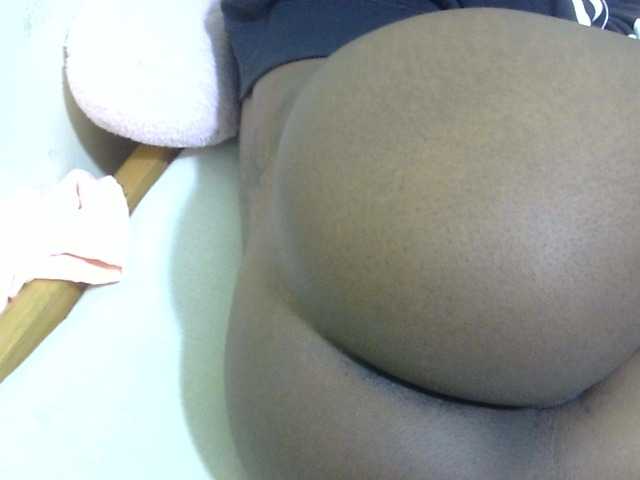 Cuteavril live cam on BongaCams