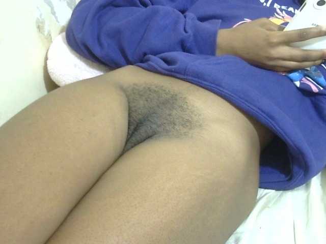 Cuteavril live cam on BongaCams