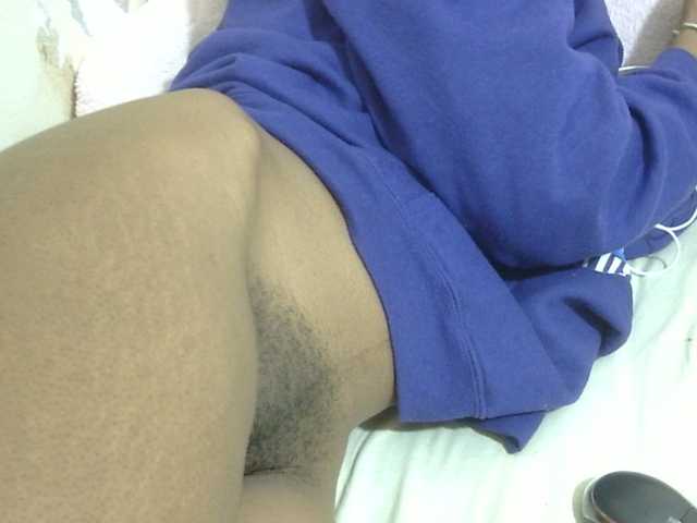Cuteavril live cam on BongaCams