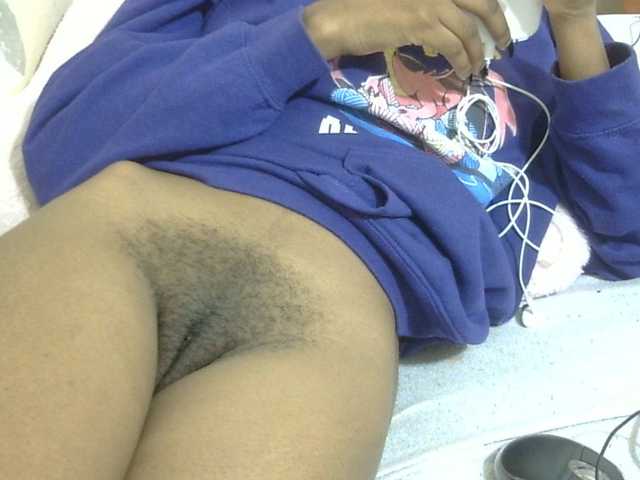 Cuteavril live cam on BongaCams
