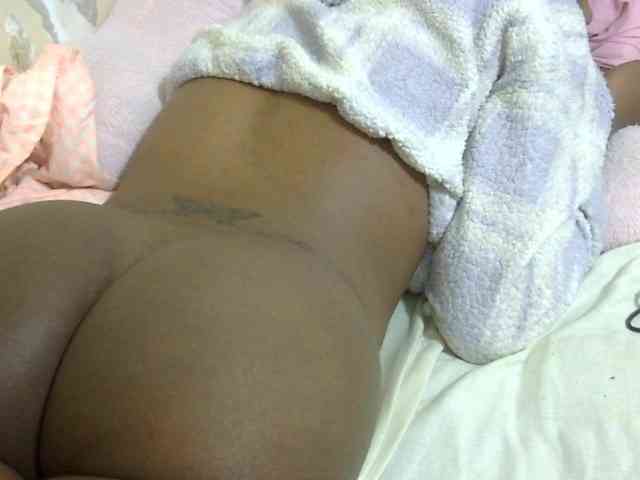 Cuteavril webcam