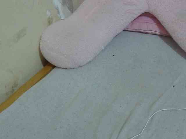 Cuteavril webcam