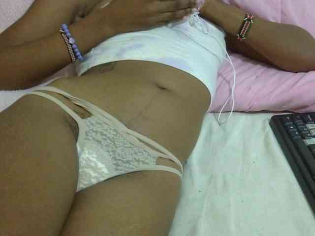 Cuteavril webcam