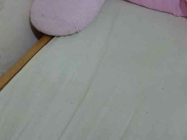 Cuteavril webcam