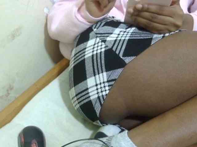 Cuteavril webcam