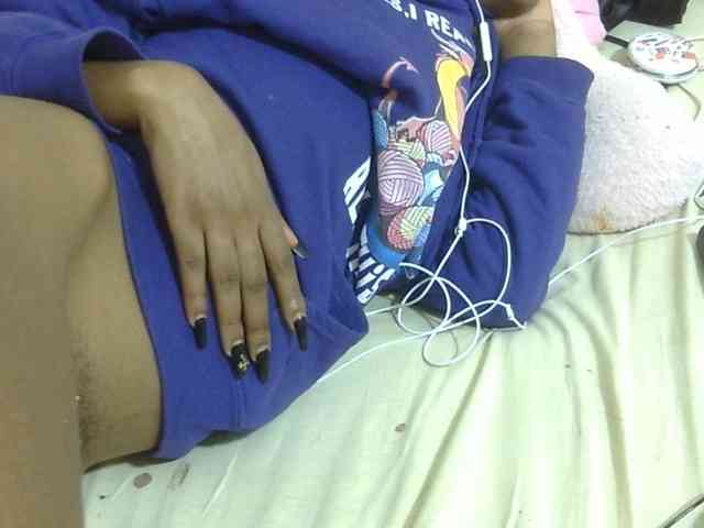 Cuteavril webcam