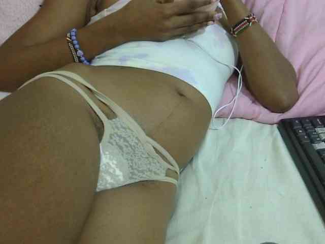 Cuteavril webcam