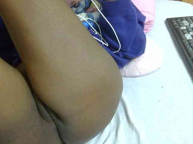 Cuteavril webcam