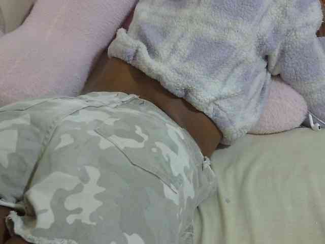 Cuteavril webcam