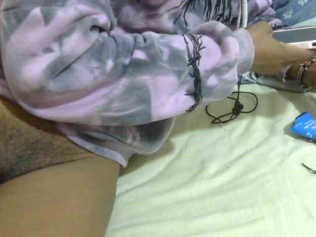 Cuteavril webcam
