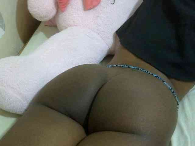 Cuteavril webcam