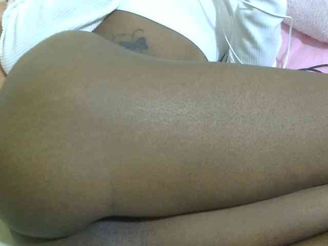 Cuteavril webcam