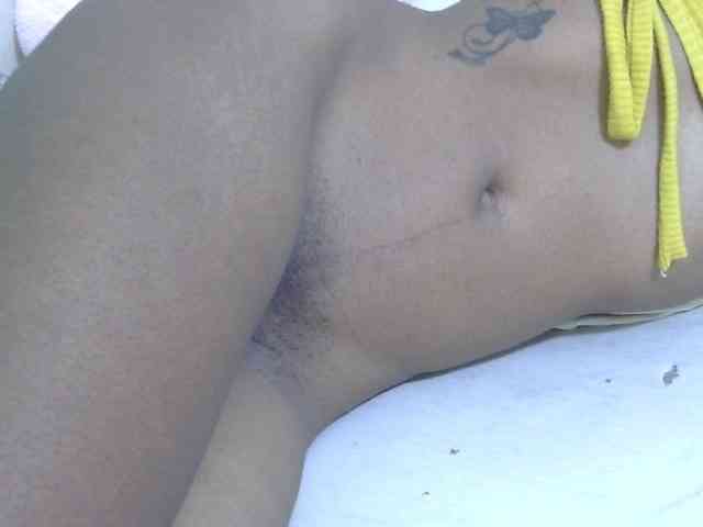 Cuteavril webcam