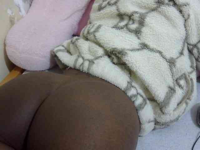 Cuteavril webcam