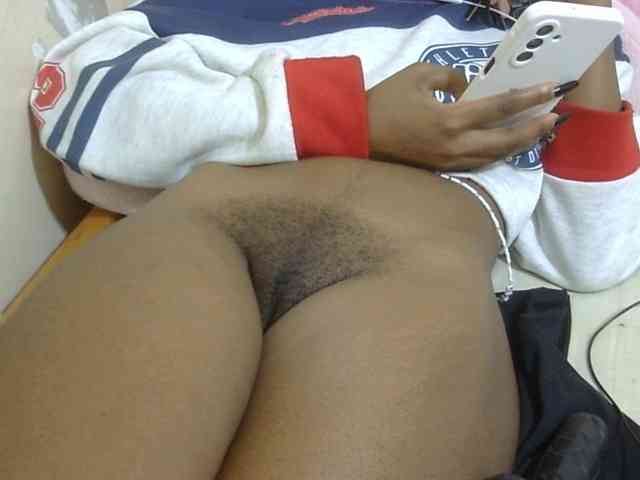 Cuteavril webcam