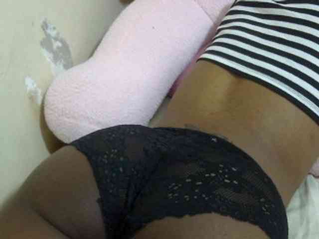 Cuteavril webcam