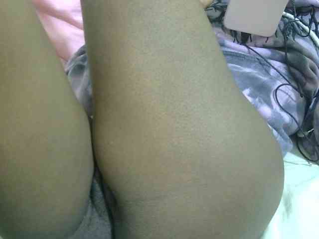 Cuteavril webcam