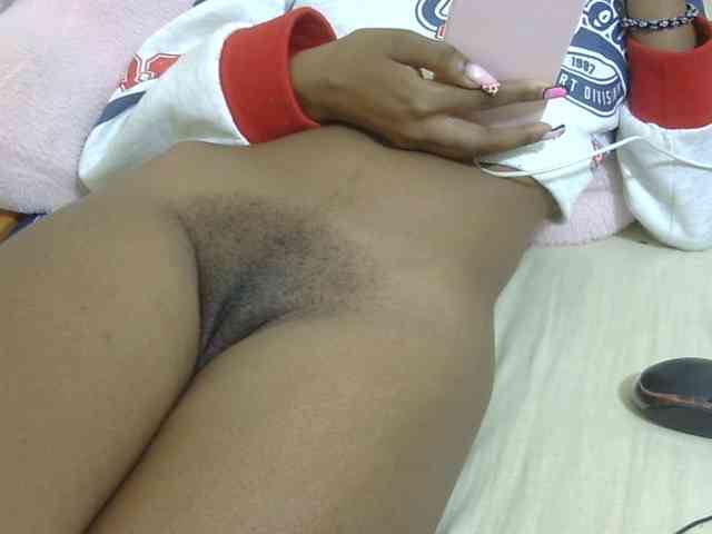 Cuteavril webcam