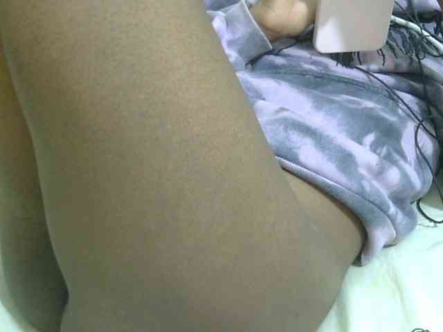 Cuteavril webcam