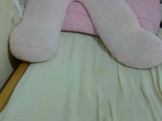 Cuteavril webcam