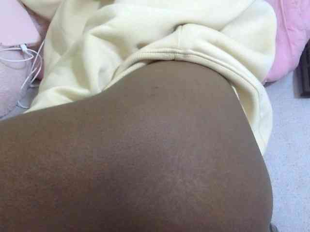 Cuteavril webcam
