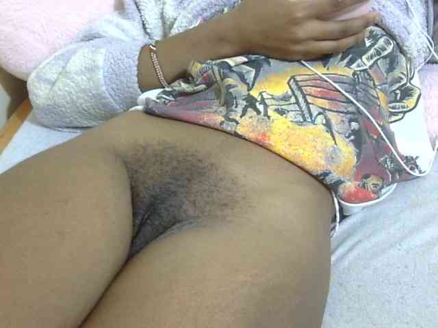 Cuteavril webcam