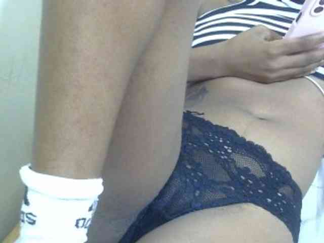 Cuteavril webcam