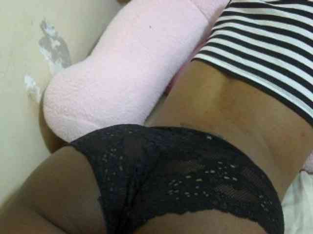 Cuteavril webcam