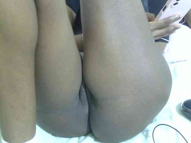 Cuteavril webcam