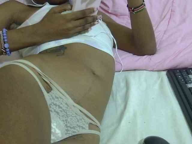Cuteavril webcam
