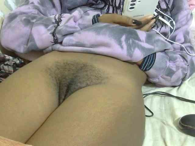 Cuteavril webcam