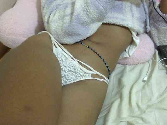 Cuteavril webcam