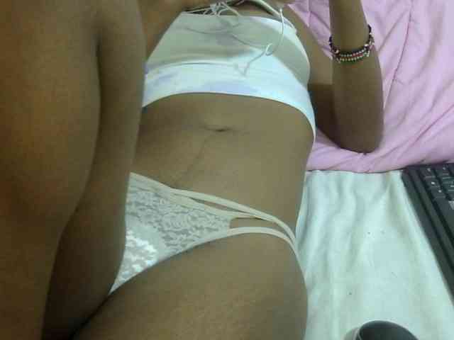 Cuteavril webcam