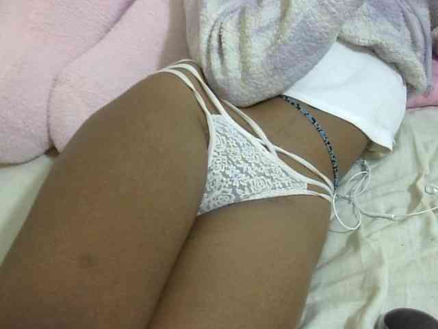 Cuteavril webcam