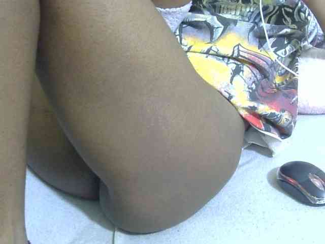 Cuteavril webcam