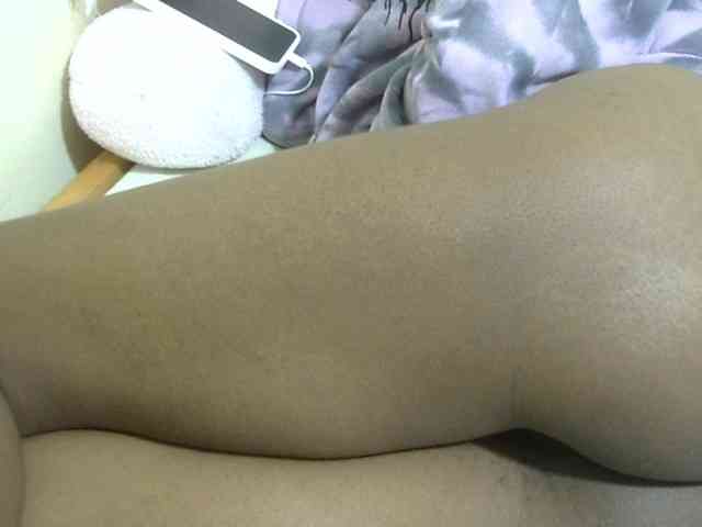 Cuteavril webcam