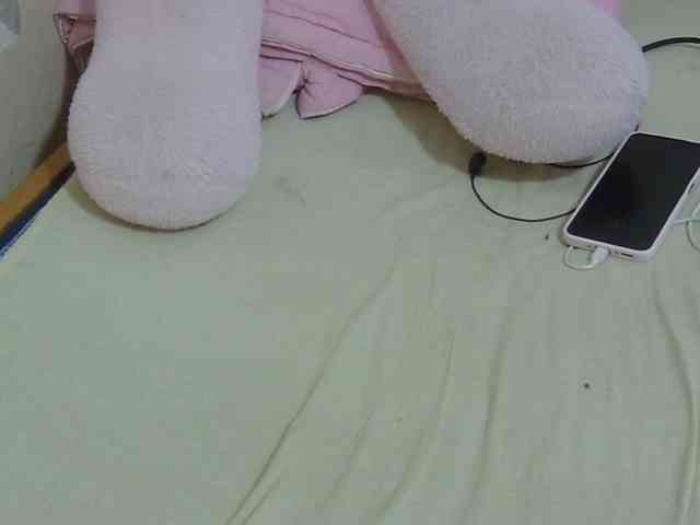 Cuteavril webcam