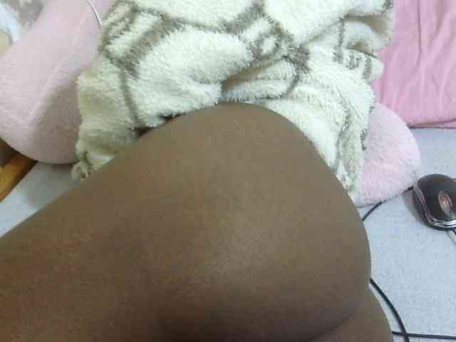 Cuteavril webcam