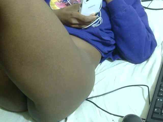 Cuteavril webcam