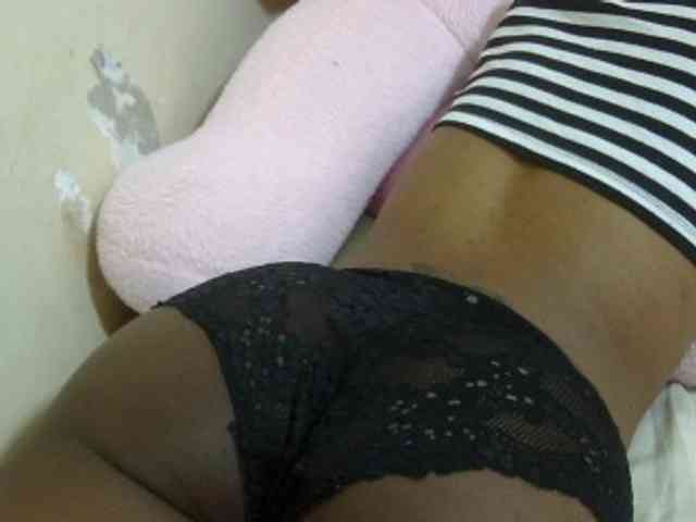 Cuteavril webcam