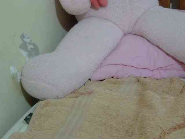 Cuteavril webcam